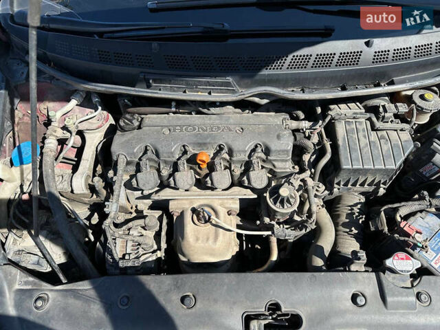 Красный Хонда Цивик, объемом двигателя 1.8 л и пробегом 231 тыс. км за 6500 $, фото 20 на Automoto.ua