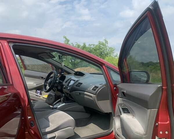 Красный Хонда Цивик, объемом двигателя 1.8 л и пробегом 315 тыс. км за 5900 $, фото 9 на Automoto.ua