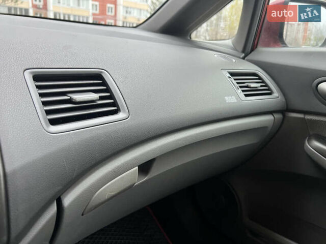 Красный Хонда Цивик, объемом двигателя 1.3 л и пробегом 321 тыс. км за 5650 $, фото 34 на Automoto.ua