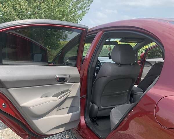 Красный Хонда Цивик, объемом двигателя 1.8 л и пробегом 315 тыс. км за 5900 $, фото 10 на Automoto.ua