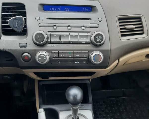 Красный Хонда Цивик, объемом двигателя 1.8 л и пробегом 211 тыс. км за 5200 $, фото 8 на Automoto.ua