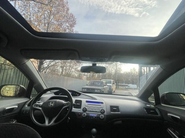 Красный Хонда Цивик, объемом двигателя 1.8 л и пробегом 198 тыс. км за 6400 $, фото 6 на Automoto.ua