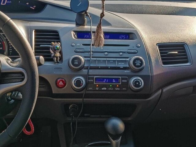 Червоний Хонда Сівік, об'ємом двигуна 1.8 л та пробігом 154 тис. км за 6990 $, фото 15 на Automoto.ua