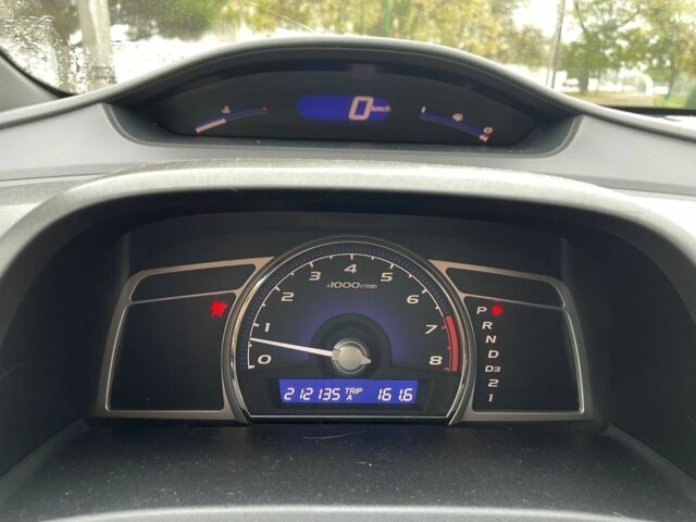 Красный Хонда Цивик, объемом двигателя 1.8 л и пробегом 212 тыс. км за 6900 $, фото 7 на Automoto.ua