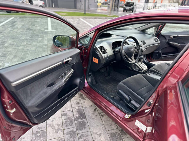Красный Хонда Цивик, объемом двигателя 1.8 л и пробегом 185 тыс. км за 8200 $, фото 18 на Automoto.ua