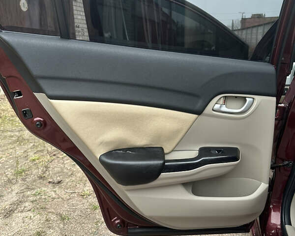 Красный Хонда Цивик, объемом двигателя 1.8 л и пробегом 100 тыс. км за 11500 $, фото 26 на Automoto.ua