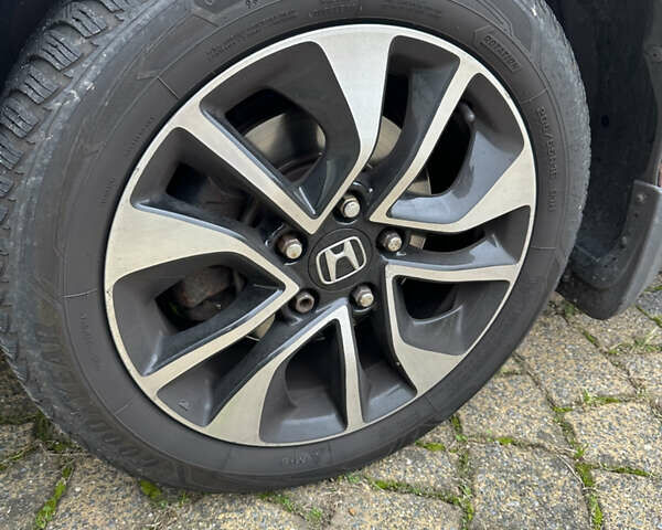 Красный Хонда Цивик, объемом двигателя 1.8 л и пробегом 182 тыс. км за 11000 $, фото 5 на Automoto.ua