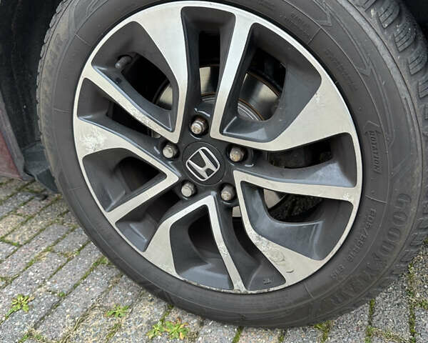 Красный Хонда Цивик, объемом двигателя 1.8 л и пробегом 182 тыс. км за 11000 $, фото 4 на Automoto.ua