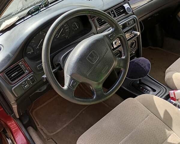 Красный Хонда Цивик, объемом двигателя 1.4 л и пробегом 390 тыс. км за 2250 $, фото 4 на Automoto.ua