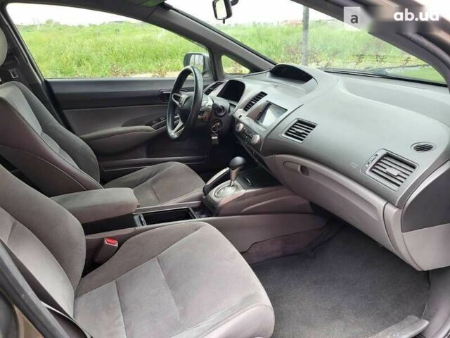 Хонда Цивик, объемом двигателя 1.8 л и пробегом 203 тыс. км за 6700 $, фото 8 на Automoto.ua