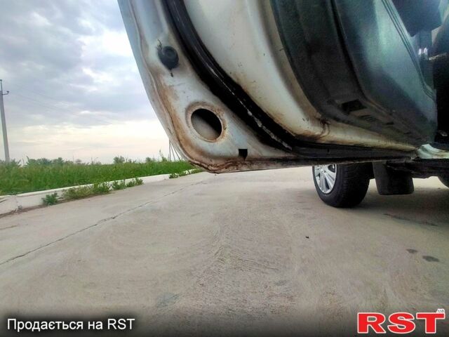 Хонда Цивик, объемом двигателя 1.3 л и пробегом 200 тыс. км за 900 $, фото 4 на Automoto.ua