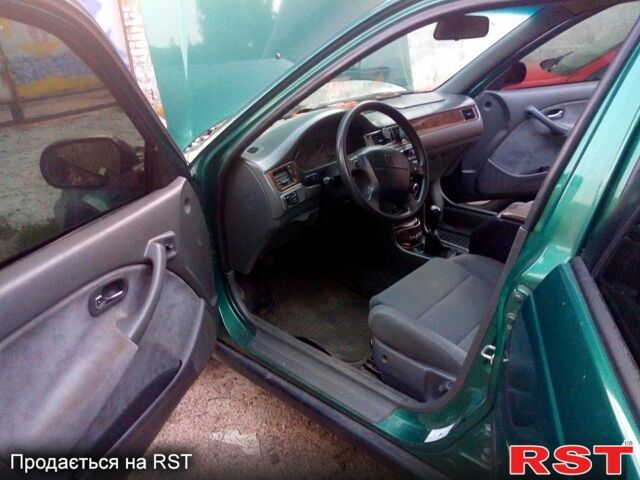 Хонда Цивик, объемом двигателя 1.4 л и пробегом 0 тыс. км за 1000 $, фото 4 на Automoto.ua