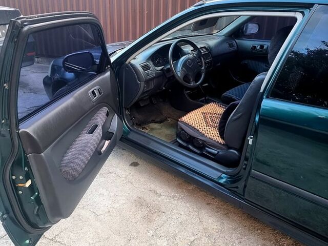 Хонда Цивик, объемом двигателя 1.4 л и пробегом 100 тыс. км за 2500 $, фото 6 на Automoto.ua