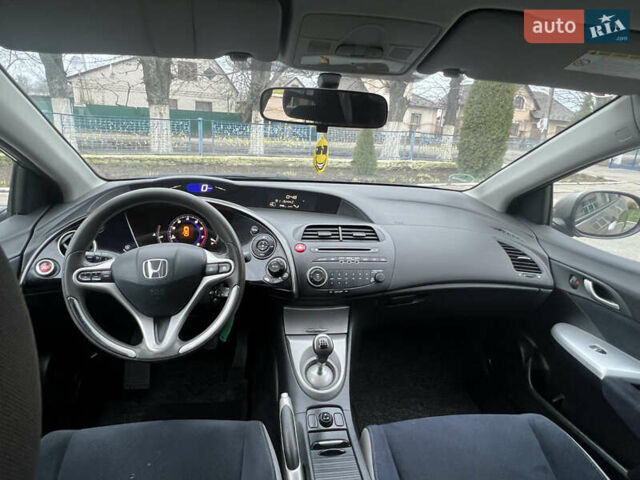 Хонда Цивик, объемом двигателя 1.4 л и пробегом 176 тыс. км за 6200 $, фото 8 на Automoto.ua