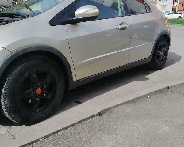 Хонда Цивик, объемом двигателя 1.8 л и пробегом 190 тыс. км за 5500 $, фото 8 на Automoto.ua