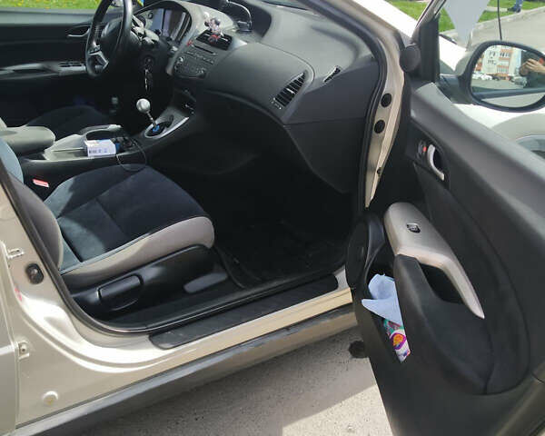 Хонда Цивик, объемом двигателя 1.8 л и пробегом 190 тыс. км за 5500 $, фото 7 на Automoto.ua