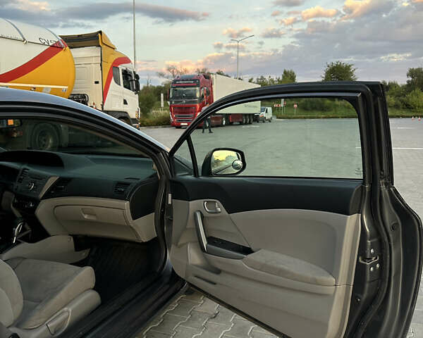 Хонда Цивик, объемом двигателя 1.8 л и пробегом 137 тыс. км за 9400 $, фото 9 на Automoto.ua