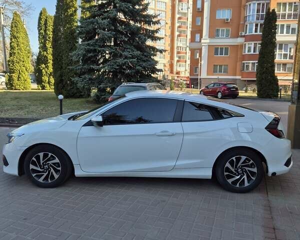 Хонда Цивик, объемом двигателя 2 л и пробегом 180 тыс. км за 14500 $, фото 6 на Automoto.ua