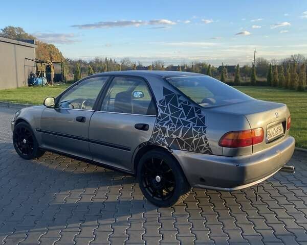 Хонда Цивик, объемом двигателя 1.5 л и пробегом 350 тыс. км за 2000 $, фото 2 на Automoto.ua