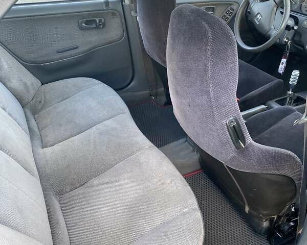 Хонда Цивик, объемом двигателя 1.5 л и пробегом 350 тыс. км за 2000 $, фото 1 на Automoto.ua