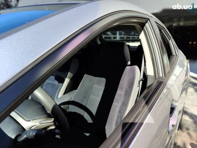 Хонда Цивик, объемом двигателя 1.3 л и пробегом 268 тыс. км за 4990 $, фото 4 на Automoto.ua