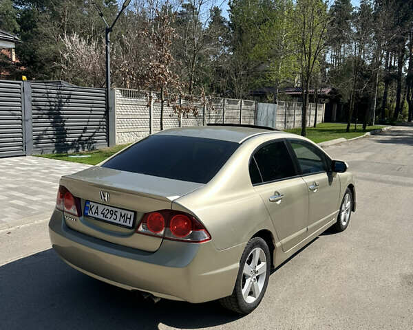 Хонда Цивик, объемом двигателя 1.8 л и пробегом 305 тыс. км за 6400 $, фото 4 на Automoto.ua