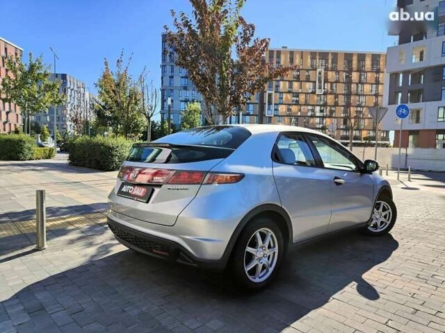 Хонда Цивик, объемом двигателя 1.3 л и пробегом 268 тыс. км за 4990 $, фото 24 на Automoto.ua