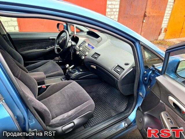 Хонда Сівік, об'ємом двигуна 1.8 л та пробігом 315 тис. км за 6000 $, фото 5 на Automoto.ua