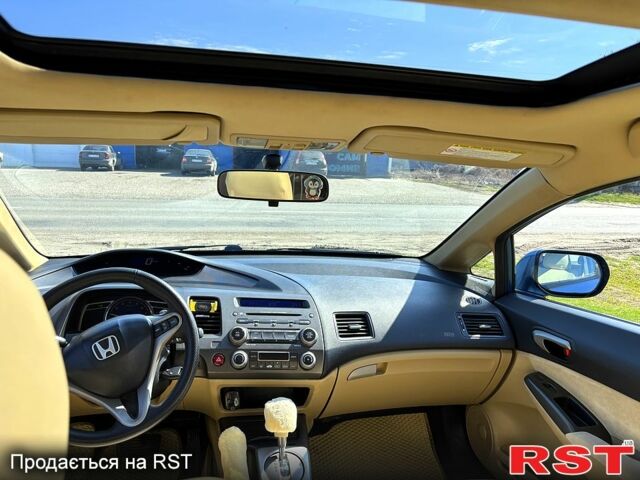 Хонда Цивик, объемом двигателя 1.8 л и пробегом 292 тыс. км за 5850 $, фото 4 на Automoto.ua