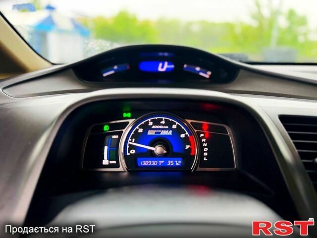 Хонда Цивик, объемом двигателя 1.3 л и пробегом 135 тыс. км за 6900 $, фото 7 на Automoto.ua