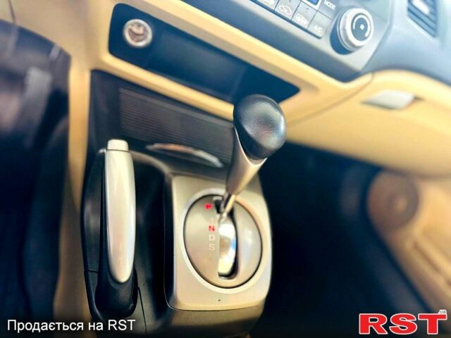 Хонда Цивик, объемом двигателя 1.3 л и пробегом 135 тыс. км за 6900 $, фото 10 на Automoto.ua