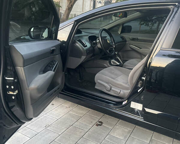 Хонда Цивик, объемом двигателя 1.8 л и пробегом 98 тыс. км за 6900 $, фото 9 на Automoto.ua