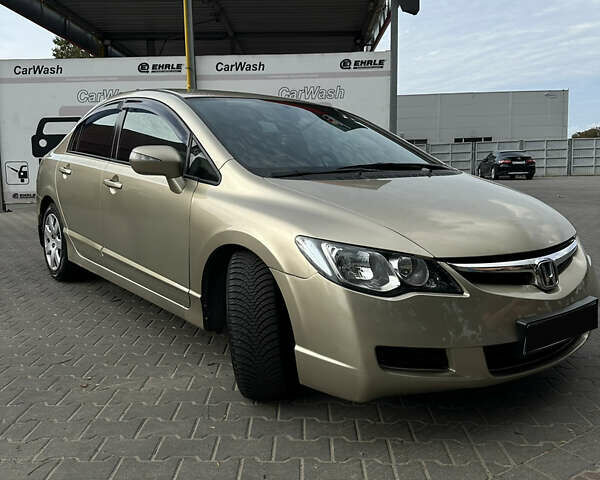 Хонда Цивик, объемом двигателя 1.8 л и пробегом 235 тыс. км за 6700 $, фото 10 на Automoto.ua