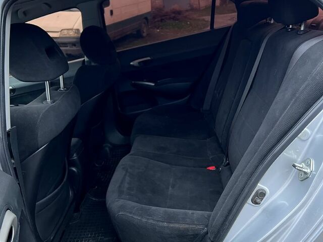 Хонда Цивик, объемом двигателя 18 л и пробегом 235 тыс. км за 6000 $, фото 12 на Automoto.ua