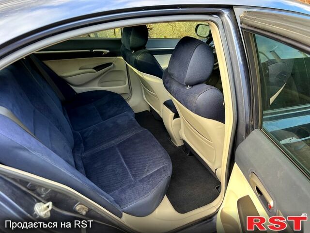 Хонда Цивик, объемом двигателя 1.3 л и пробегом 166 тыс. км за 5499 $, фото 7 на Automoto.ua