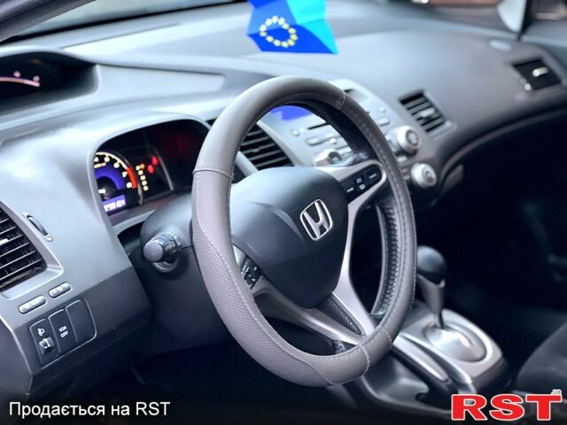 Хонда Цивик, объемом двигателя 18 л и пробегом 235 тыс. км за 6000 $, фото 7 на Automoto.ua