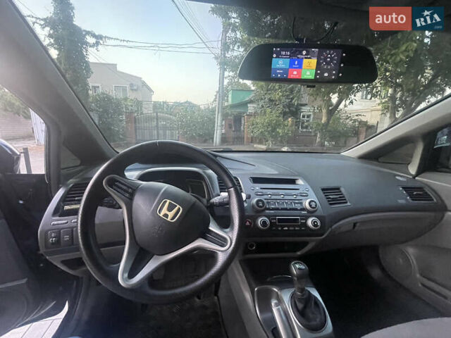 Хонда Цивик, объемом двигателя 1.8 л и пробегом 98 тыс. км за 6900 $, фото 15 на Automoto.ua