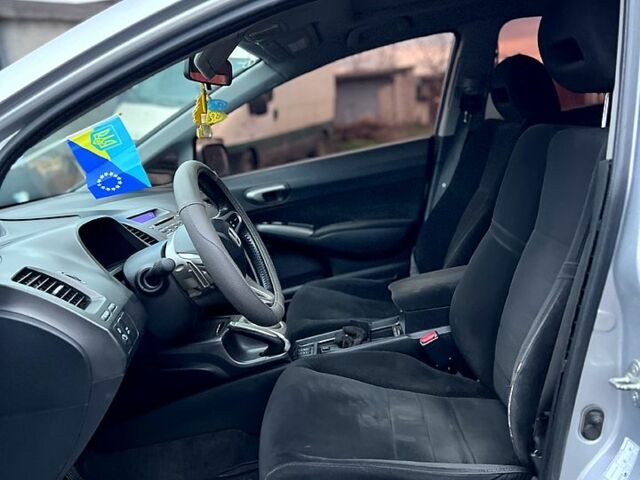 Хонда Цивик, объемом двигателя 18 л и пробегом 235 тыс. км за 6000 $, фото 13 на Automoto.ua