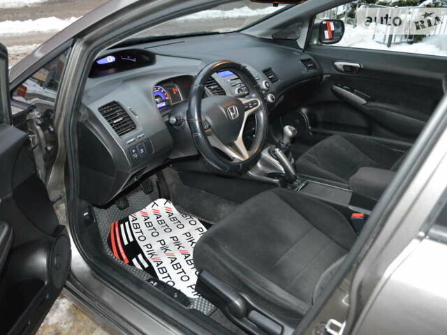 Хонда Сівік, об'ємом двигуна 1.8 л та пробігом 164 тис. км за 7900 $, фото 11 на Automoto.ua