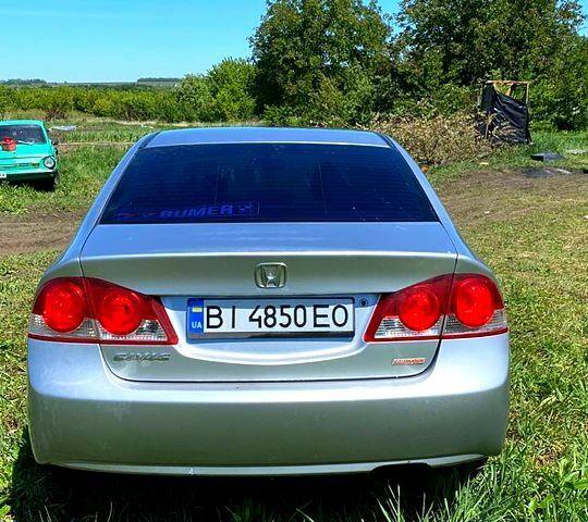 Хонда Цивик, объемом двигателя 1.8 л и пробегом 1 тыс. км за 4500 $, фото 7 на Automoto.ua