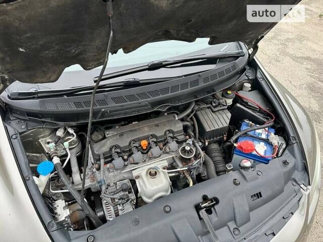 Хонда Цивик, объемом двигателя 1.8 л и пробегом 225 тыс. км за 6900 $, фото 27 на Automoto.ua