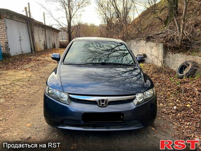 Хонда Цивик, объемом двигателя 1.3 л и пробегом 166 тыс. км за 5499 $, фото 1 на Automoto.ua