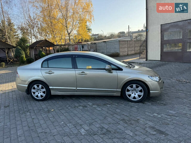 Хонда Цивик, объемом двигателя 1.8 л и пробегом 235 тыс. км за 6700 $, фото 2 на Automoto.ua