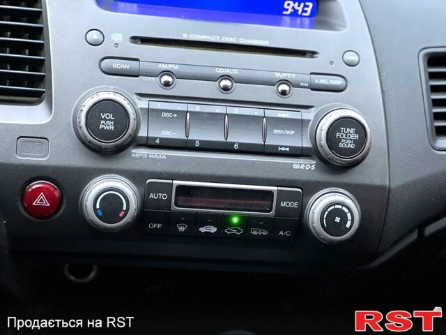 Хонда Цивик, объемом двигателя 18 л и пробегом 235 тыс. км за 6000 $, фото 9 на Automoto.ua