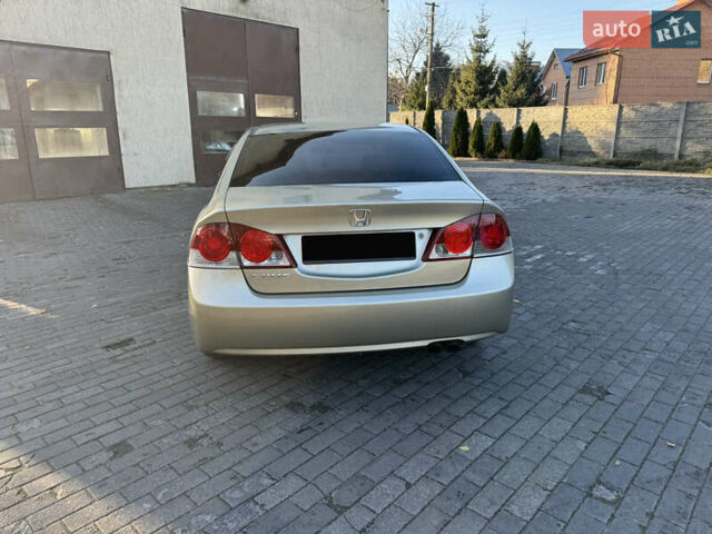 Хонда Цивик, объемом двигателя 1.8 л и пробегом 235 тыс. км за 6700 $, фото 4 на Automoto.ua