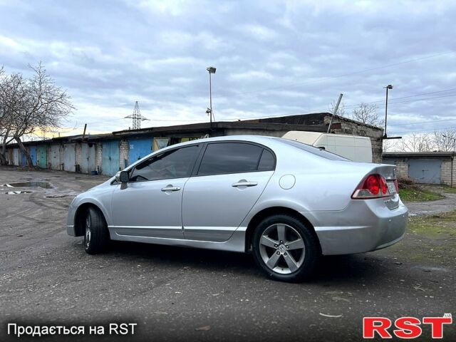 Хонда Цивик, объемом двигателя 18 л и пробегом 235 тыс. км за 6000 $, фото 3 на Automoto.ua