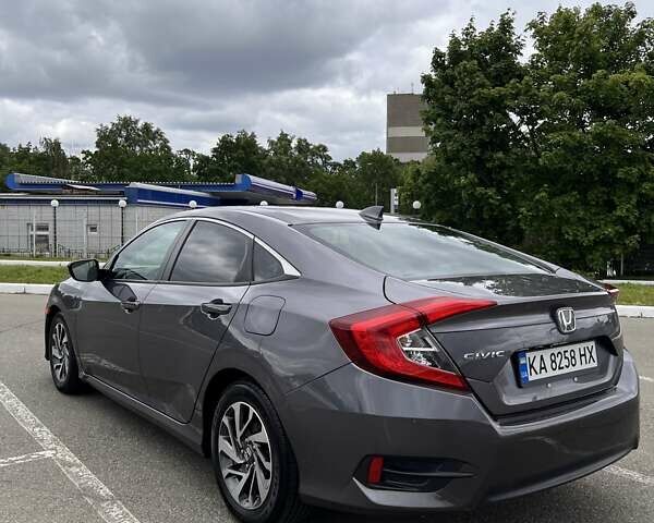 Хонда Сівік, об'ємом двигуна 2 л та пробігом 111 тис. км за 14999 $, фото 7 на Automoto.ua