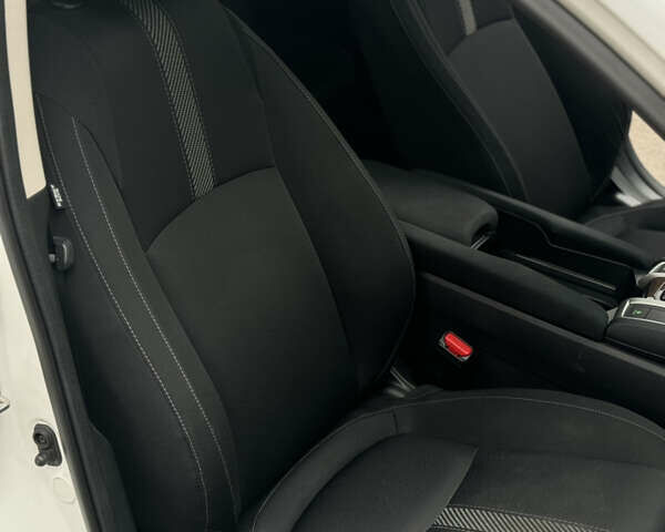 Хонда Цивик, объемом двигателя 1.5 л и пробегом 137 тыс. км за 15900 $, фото 7 на Automoto.ua