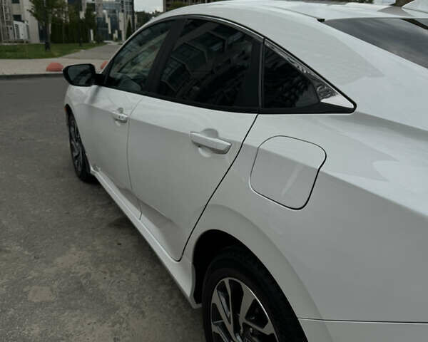 Хонда Цивик, объемом двигателя 1.5 л и пробегом 137 тыс. км за 15900 $, фото 24 на Automoto.ua