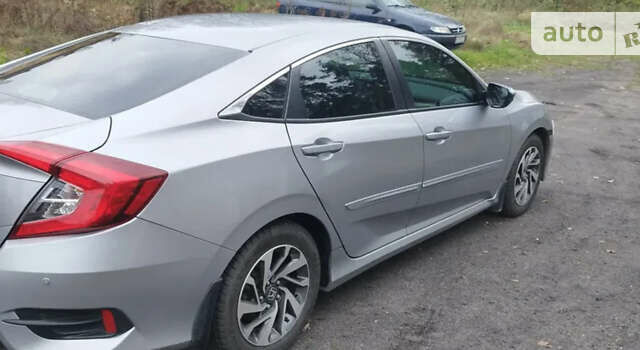 Хонда Сівік, об'ємом двигуна 2 л та пробігом 51 тис. км за 15500 $, фото 4 на Automoto.ua